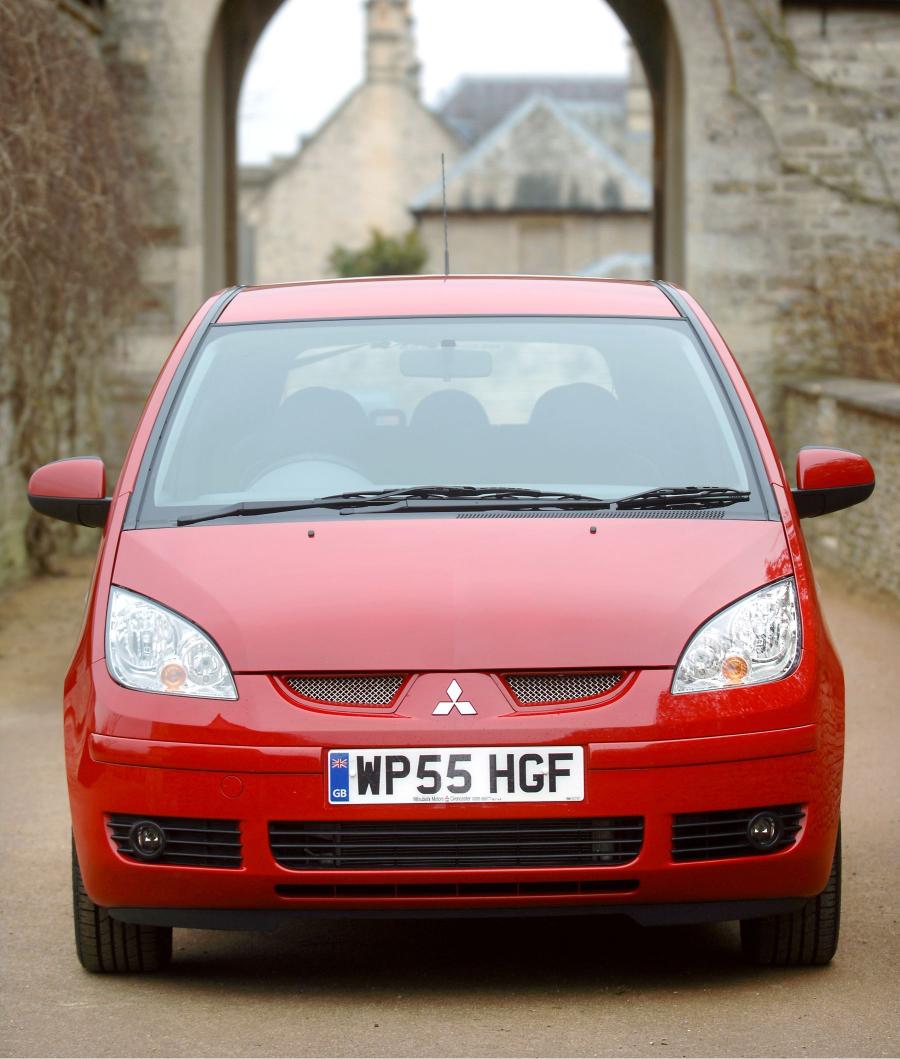  Mitsubishi Colt 5-Door 2004 года  (UK) (фото 10 из 33)